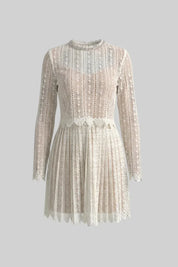 Vestido de Alta Alfaiataria em Renda com Detalhes Brilhantes