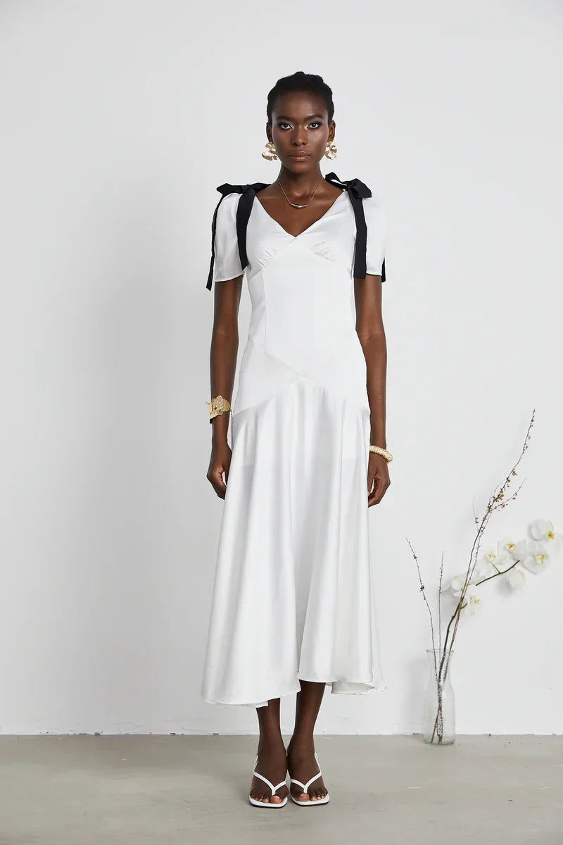 Vestido Longo Elegante  Laços e Decote em V