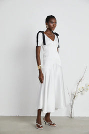 Vestido Longo Elegante  Laços e Decote em V
