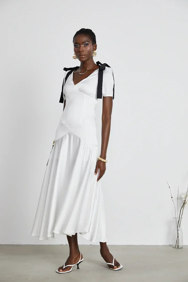 Vestido Longo Elegante  Laços e Decote em V