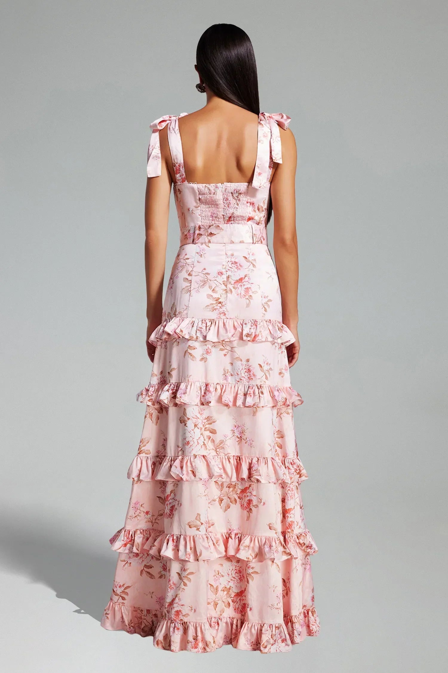Vestido Longo Estampado Plissado com Decote Quadrado — Elegância Atemporal
