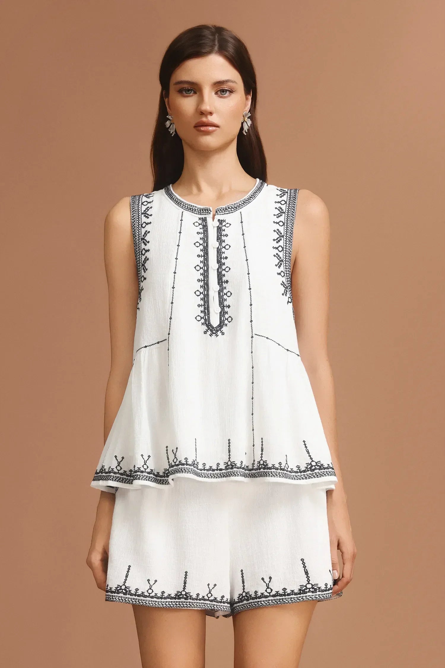 Conjunto Elegance: Colete Acinturado e Saia com Zíper Lateral