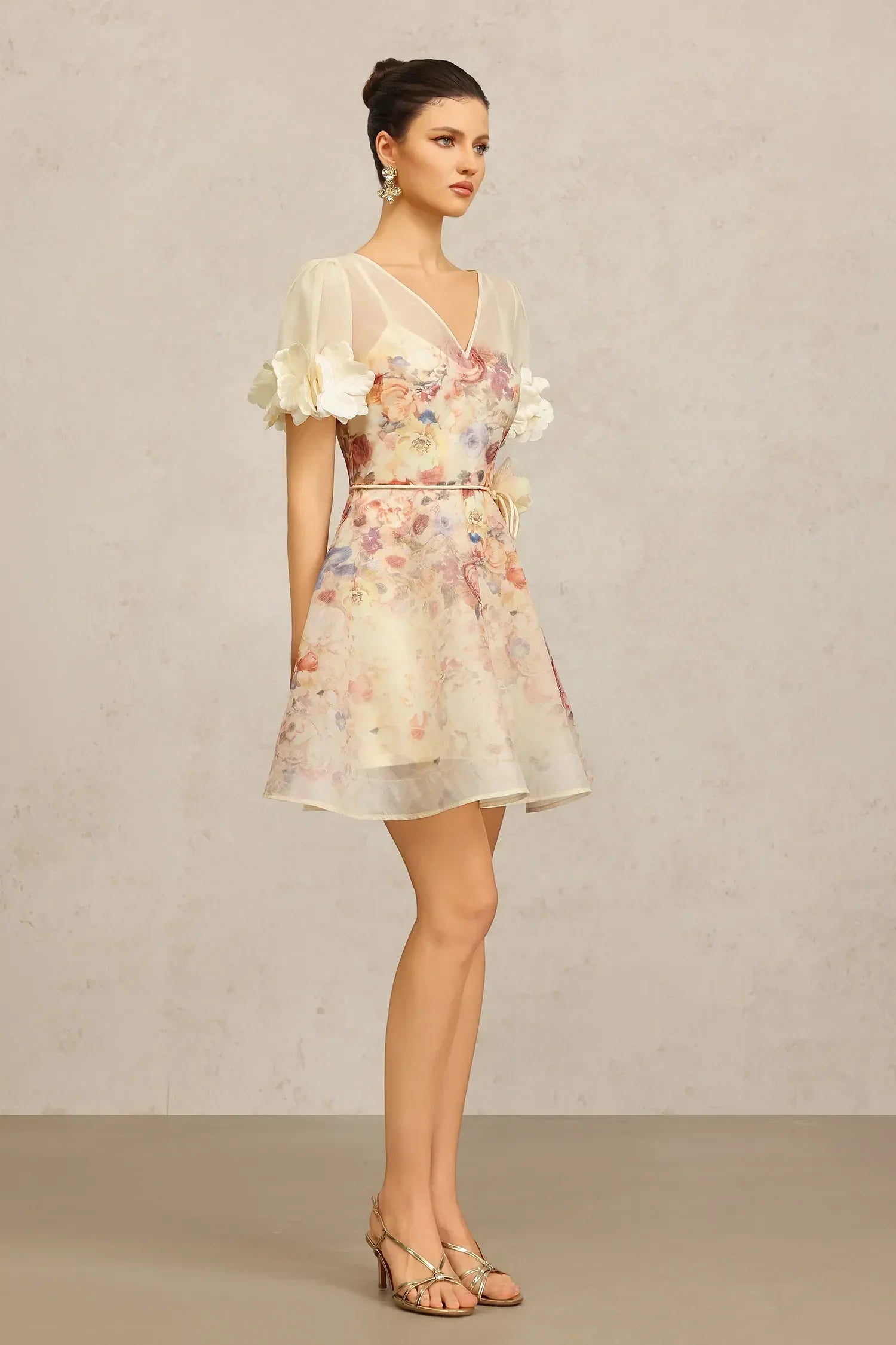 Vestido A-Line Lavanda com Estampa Floral Wisteria e Cintura Marcada