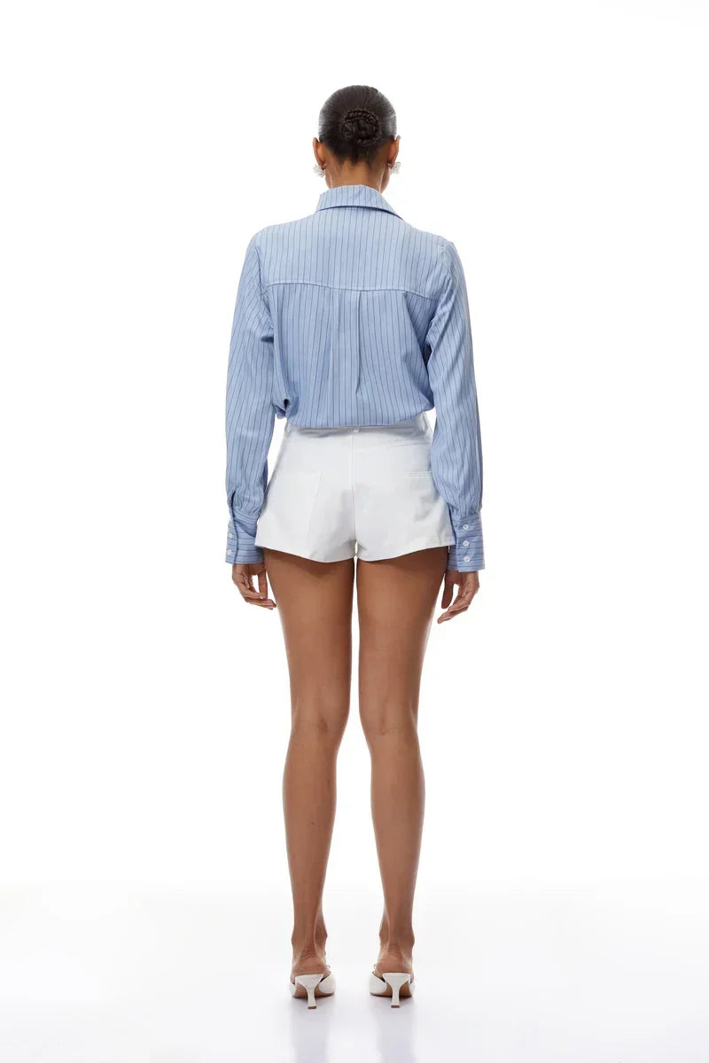 Camisa Listras Finas com Pétalas em 3D e Design de Luxo