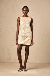 Vestido Estruturado em Jacquard Trabalhado com Aplicações