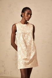 Vestido Estruturado em Jacquard Trabalhado com Aplicações