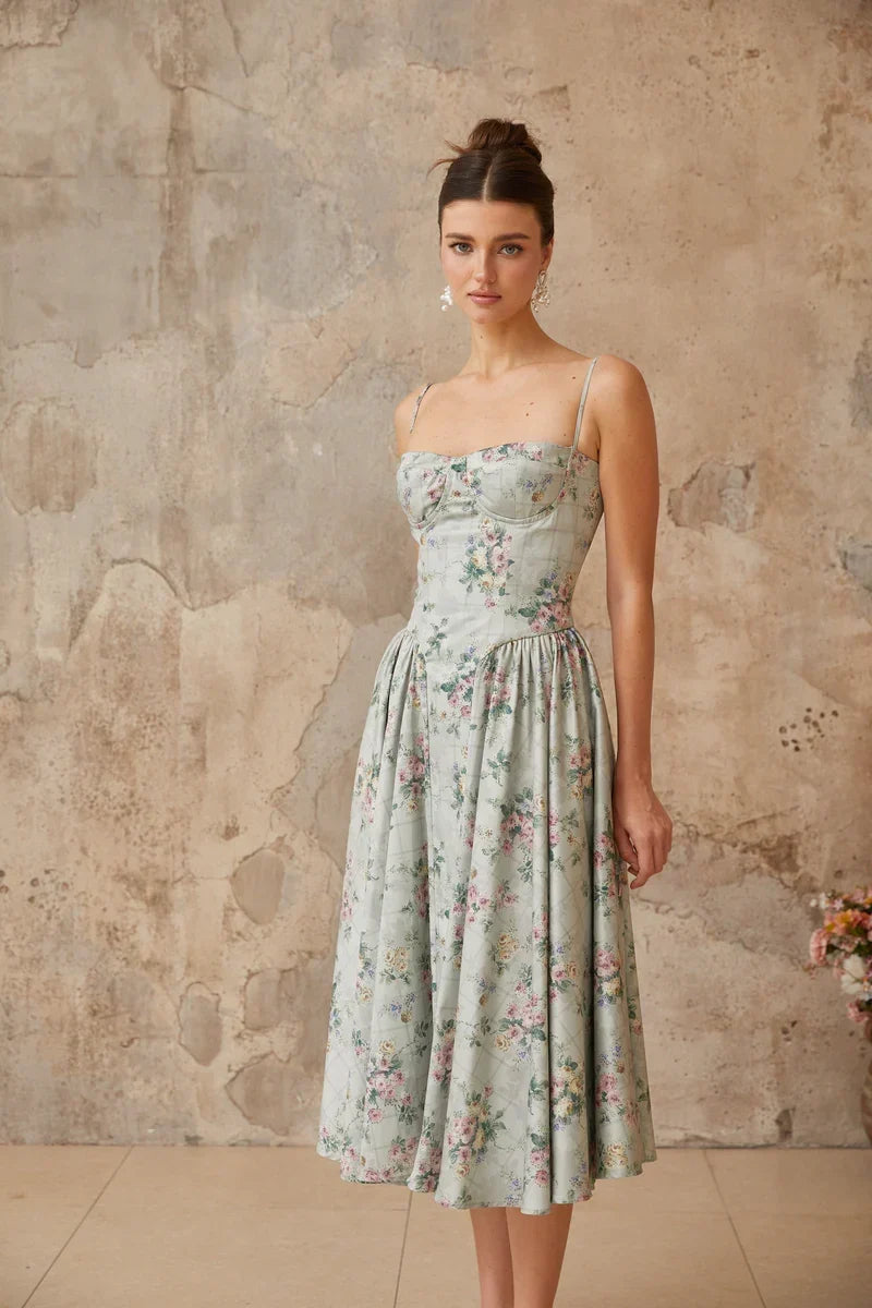 Vestido Estampado com Modelagem Slim e Cintura Definida