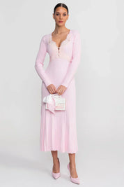 Letícia | Vestido Midi Canelado Rosa com Detalhes em Renda
