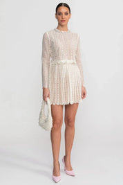 Vestido de Alta Alfaiataria em Renda com Detalhes Brilhantes