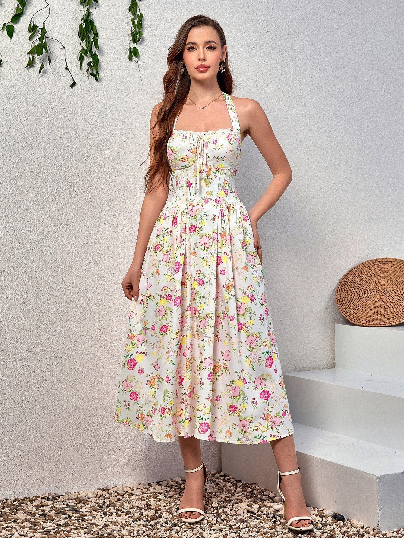 Benedita | Vestido Midi Floral com Alças Finas, Costas Abertas e Saia Rodada