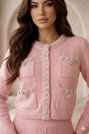 Conjunto Cardigã Curto e Saia Evasê com Bordados Artesanais e Pérolas