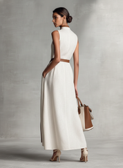 Constância | Vestido Longo Off-White em Linho com Decote V e Corte Fluido