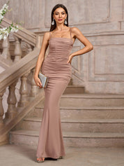 Rafaela | Vestido Longo Nude Franzido com Corte Sereia