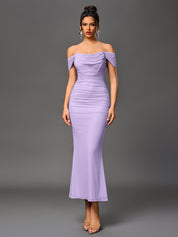 Brunilda | Vestido Midi Chocolate com Ombros Caídos e Franzido