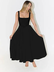 Marta | Vestido Midi Preto com Alças Largas e Saia Evasê de Caimento Perfeito