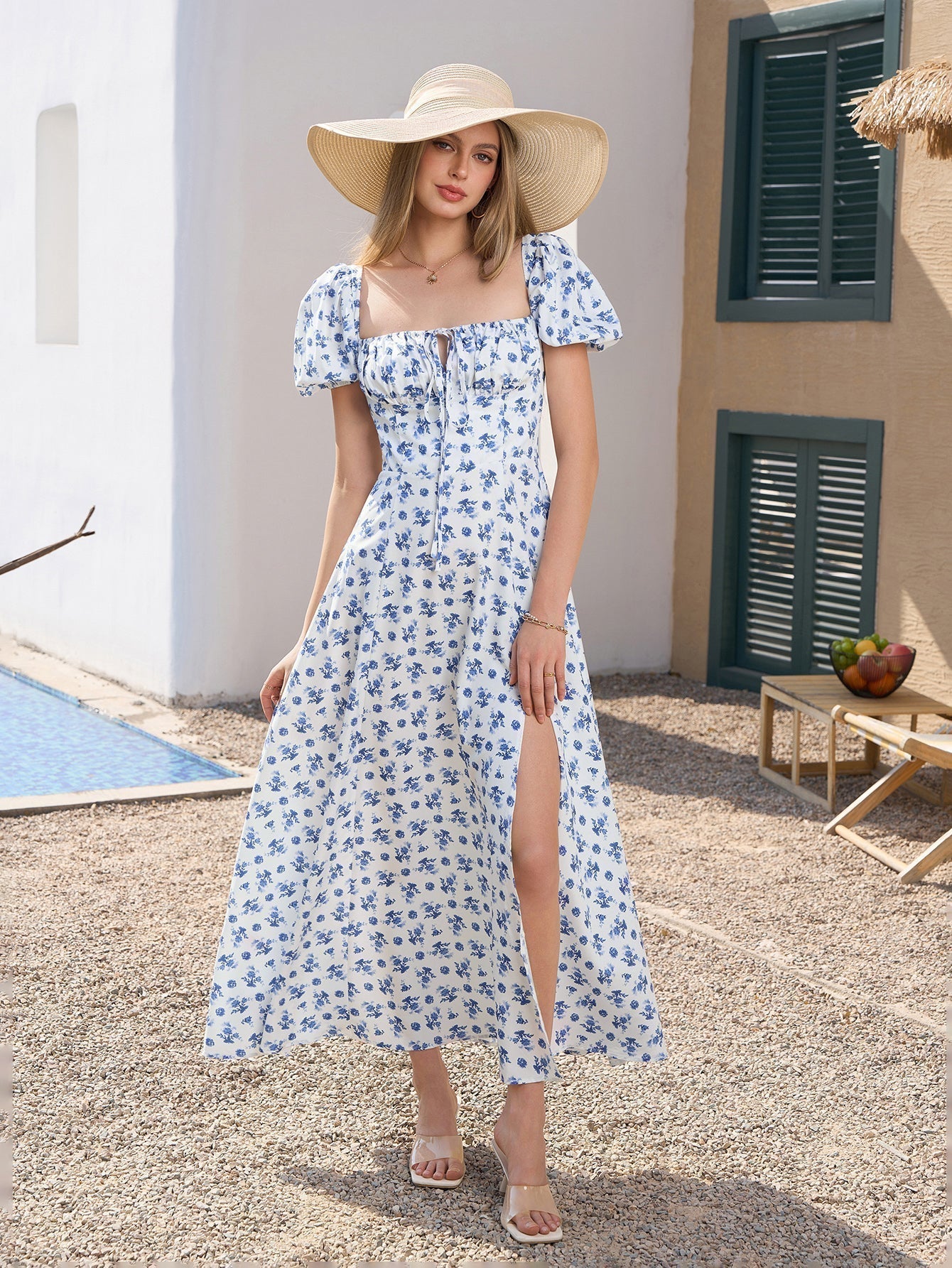 Marcelina | Vestido Midi Floral Azul com Manga Bufante e Fenda Alta