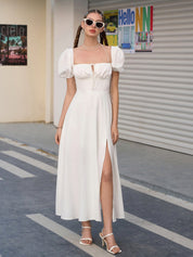 Dulce | Vestido Longo Chocolate com Decote Coração, Manga Bufante e Fenda Alta
