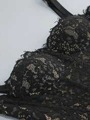 Vestido Longo Escultural com Decote Quadrado e Renda Nobre