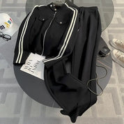 Conjunto Esportivo com Jaqueta Listrada e Calça Pantalona