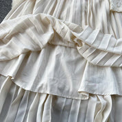 Beatriz | Vestido Longo em Renda com Gola Quadrada e Saia Franzida