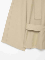 Conjunto Streetwear Elegante: Casaco Estruturado com Cinto e Shorts de Alfaiataria