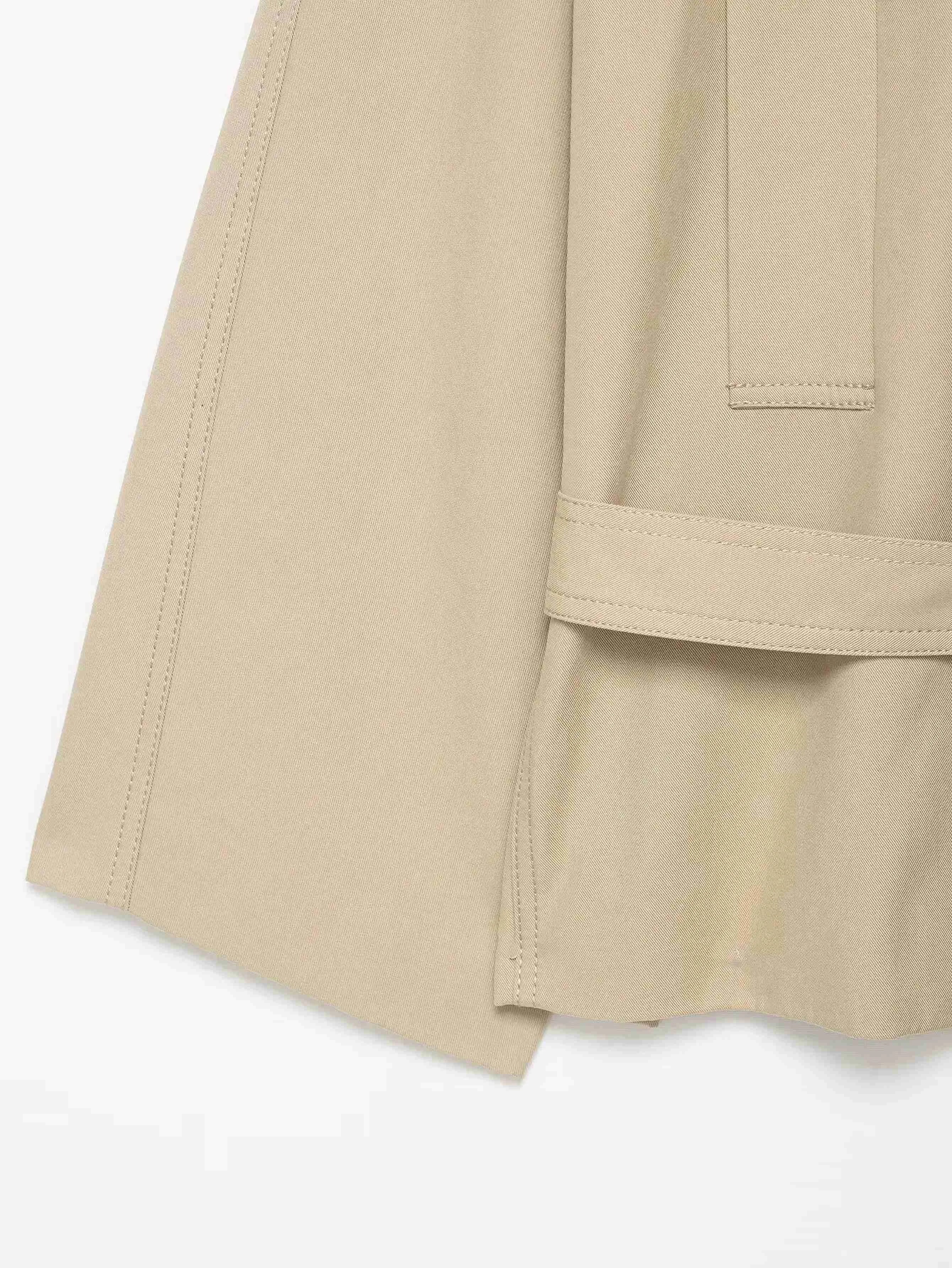 Conjunto Streetwear Elegante: Casaco Estruturado com Cinto e Shorts de Alfaiataria