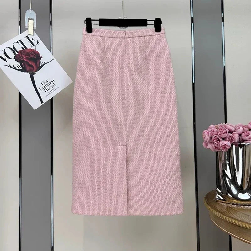 Conjunto Tweed Elegância Atemporal - Casaco Estruturado e Saia Cintura Alta