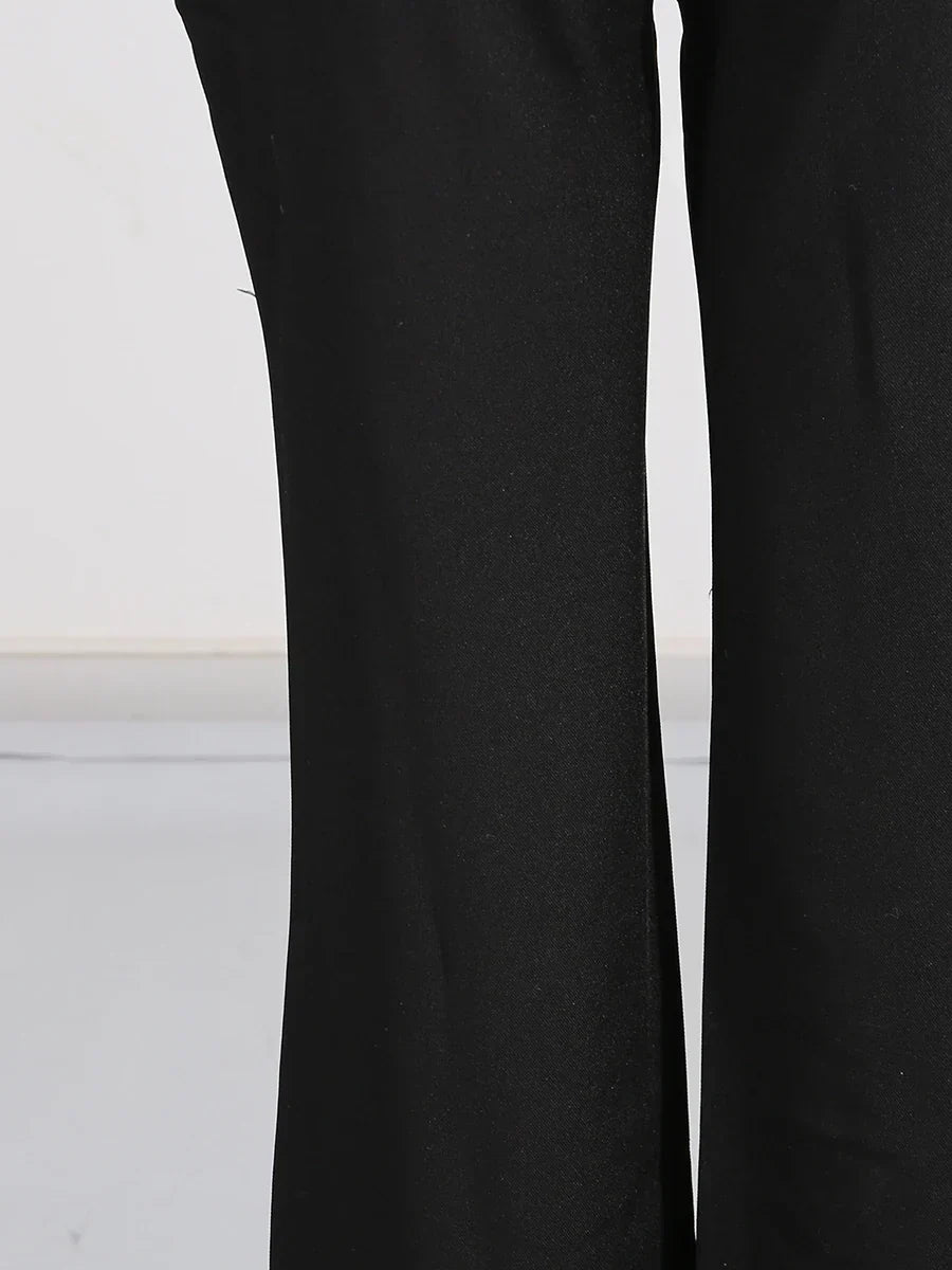 Conjunto de Alfaiataria Escultural com Blazer e Calça com Cristais