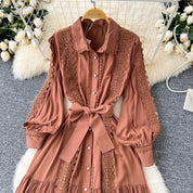 Mariana | Vestido Longo em Renda Patchwork com Botões e Cintura Ajustável