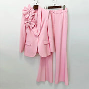Conjunto de Alfaiataria 2 Peças: Blazer com Aplicação de Flor 3D e Calça