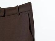 Conjunto Contemporâneo Sem Mangas com Cinto e Calça de Alfaiataria