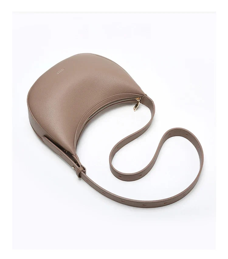 Bolsa  – Modelo Meia-Lua, Estilo Crossbody, Elegante
