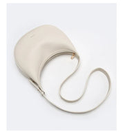 Bolsa  – Modelo Meia-Lua, Estilo Crossbody, Elegante