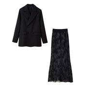 Conjunto Blazer Transpassado e Saia Evasê em Renda Trabalhada