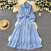 Mariana | Vestido Longo em Renda Patchwork com Botões e Cintura Ajustável