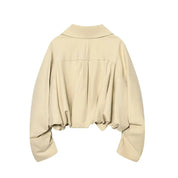 Jaqueta Estilo Bomber com Detalhes Plissados e Abotoamento Simples