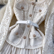 Beatriz | Vestido Longo em Renda com Gola Quadrada e Saia Franzida