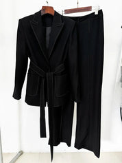 Conjunto de Alfaiataria: Blazer Acinturado com Cinto e Calça Reta
