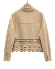 Dandara | Casaco Cropped Bege com Detalhes Vazados e Design Autoral