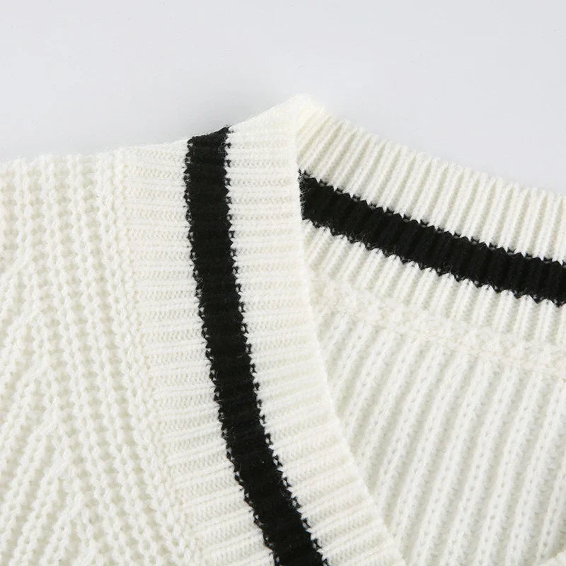 Suéter CHCH Feminino Elegance — Tricot Refinado com Design Atemporal para Looks Sofisticados