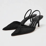 Sapato de Salto Fino com Trama Vazada em Tela e Bico Alongado – Elegância Atemporal e Conforto Refinado