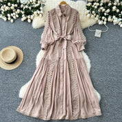 Mariana | Vestido Longo em Renda Patchwork com Botões e Cintura Ajustável