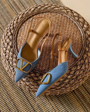 Sandálias Denim – Salto Fino Elegante e Conforto Moderno