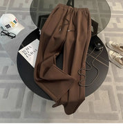 Conjunto Esportivo com Jaqueta Listrada e Calça Pantalona