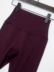 Conjunto Esportivo Feminino com Zíper Dourado e Calça Modeladora