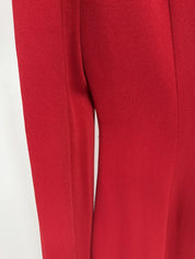 Vestido Longo de Luxo com Capa e Detalhes Reluzentes