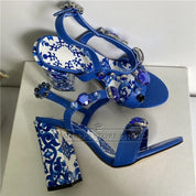 Sandália Luxuosa Diamond Crystal – Estampa Azul e Branco