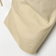 Jaqueta Estilo Bomber com Detalhes Plissados e Abotoamento Simples