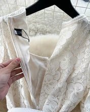 Beatriz | Vestido Longo em Renda com Gola Quadrada e Saia Franzida