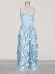 Vestido em Camadas de Alta Alfaiataria com Aplique Chic e Cintura Alta